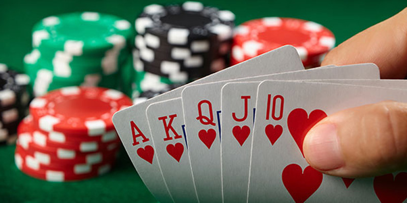 Giá trị hand bài được quyết định theo tổ hợp bạn đang sở hữu