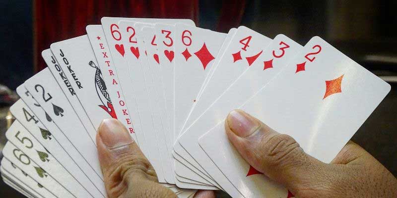 Bạn chỉ nên chơi bài khi tâm lý tỉnh táo và ổn định thì mới được